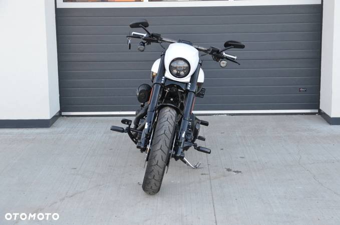 Harley-Davidson Softail Breakout - 13