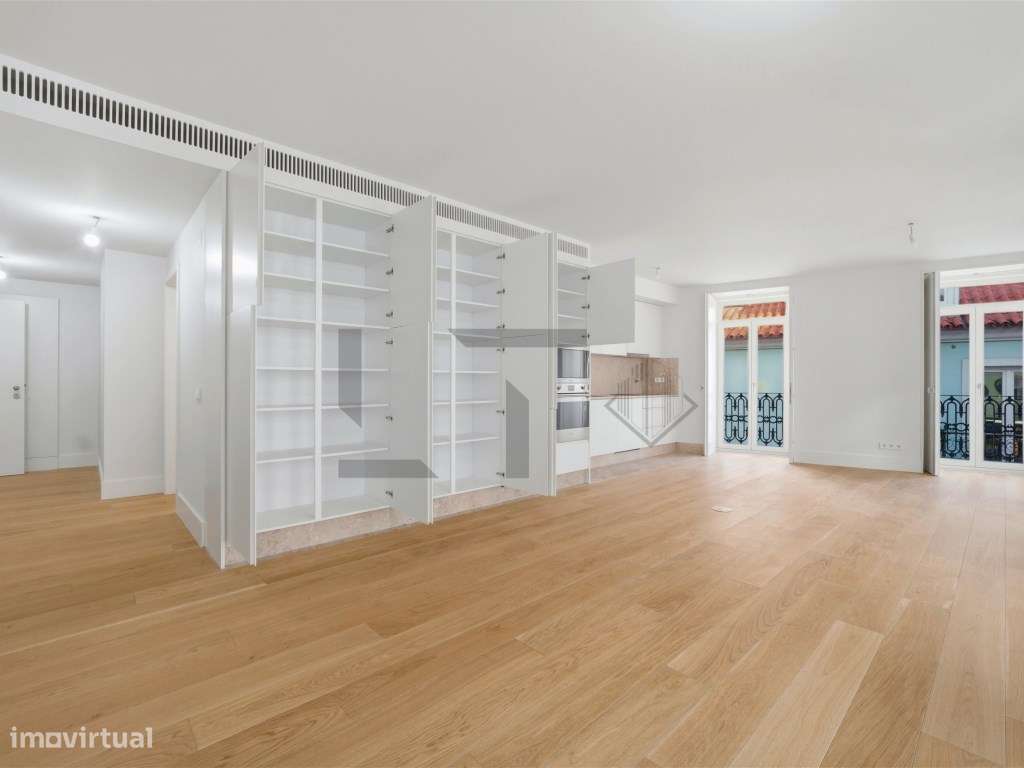 Apartamento T2 com Garagem para Venda junto à Av. da Liberdade, Lisboa-9