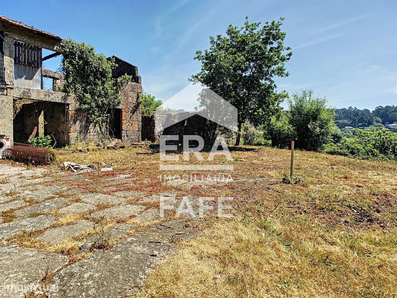 Moradia em pedra para restauro em Arnozela - Fafe