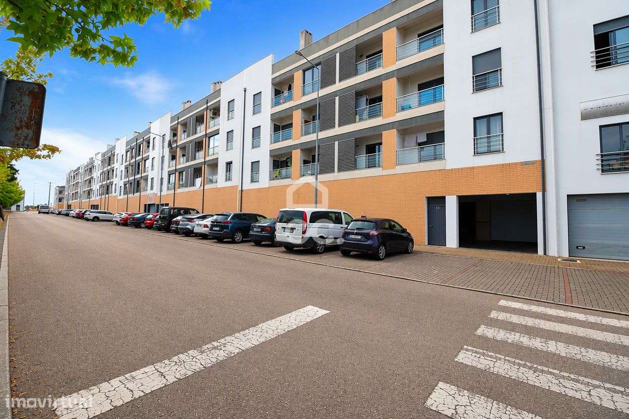 Apartamento T3 com garagem na Quinta de São Luís, Pereira.-24