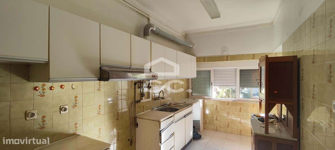 Apartamento T2 com 90m2 de espaço exterior na Cova da Piedade-7