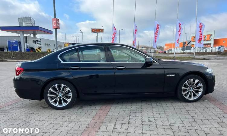 BMW Seria 5 525d xDrive - 5