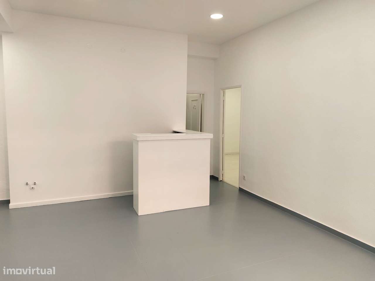 Fantástica loja em S. Carlos Mem-Martins - Grande imagem: 2/9