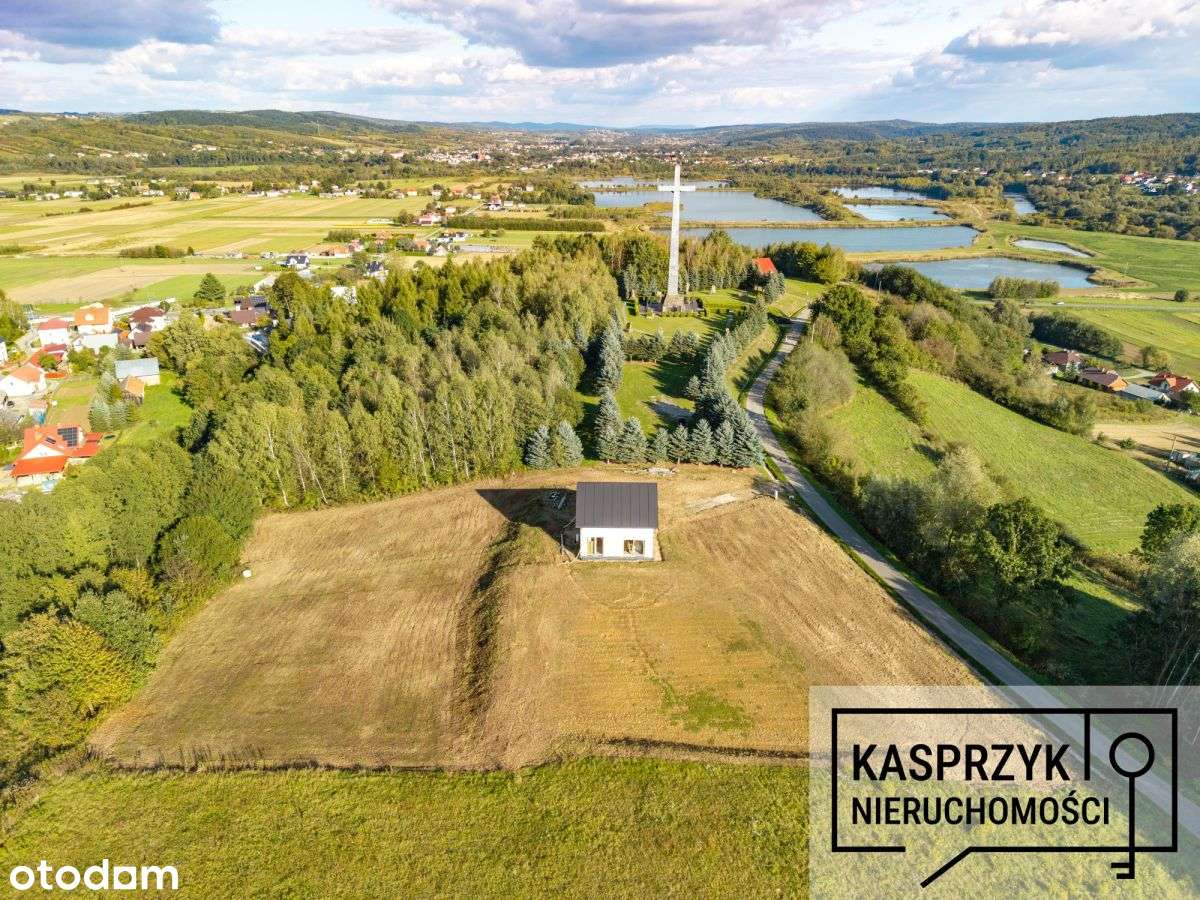 Duża działka z domem niskoenergetycznym.-11