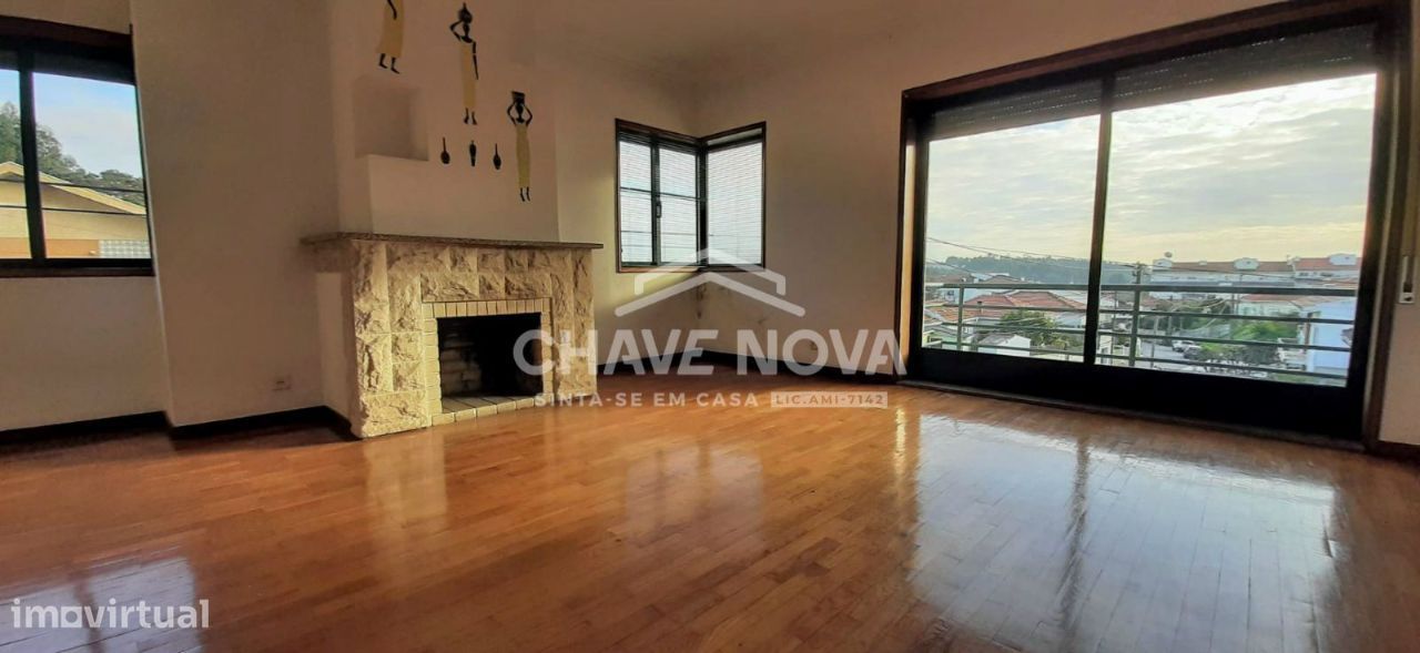 Apartamento T3 Condomínio Fechado c/ Vistas Mar em Valadares