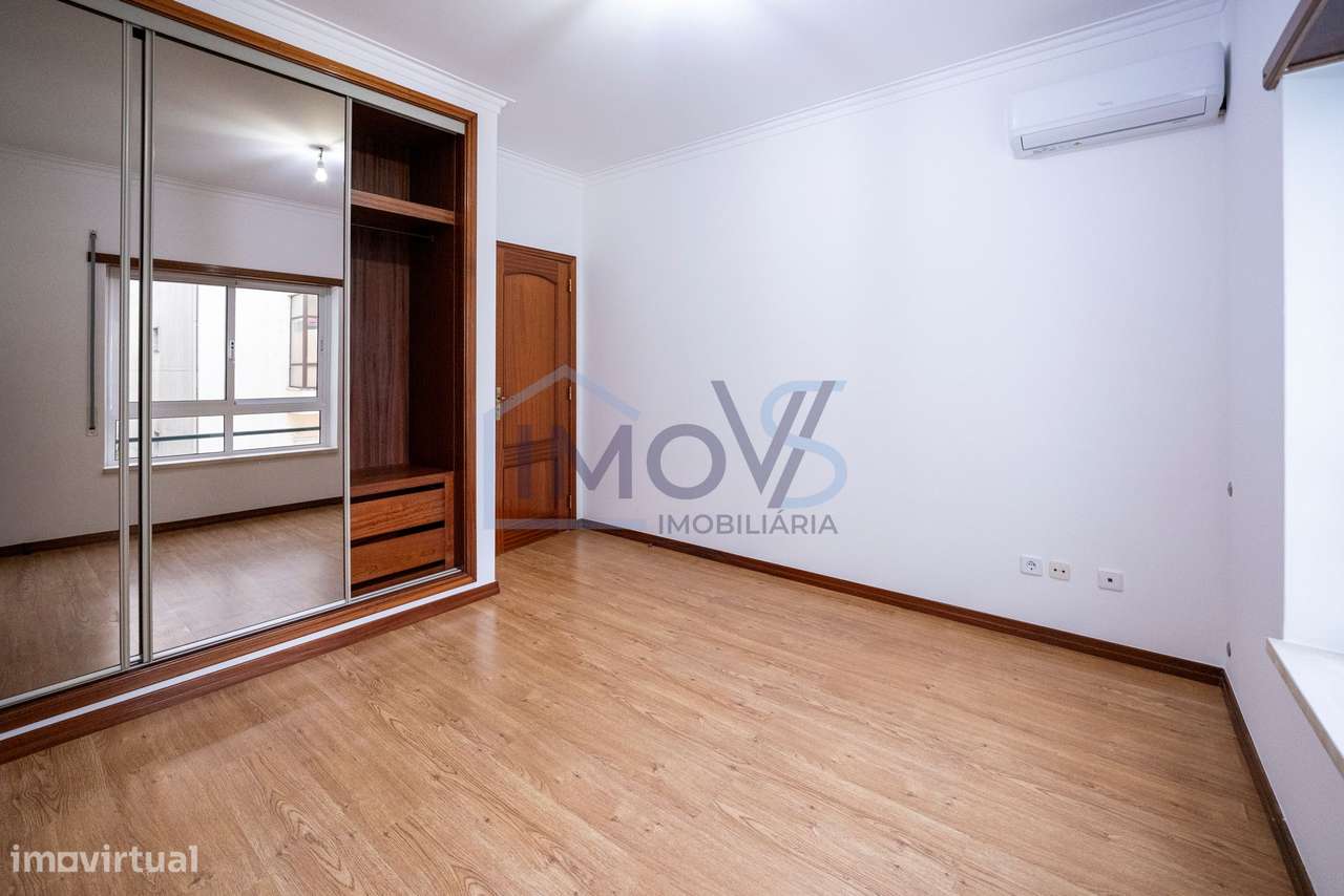 Apartamento T3 completamente renovado no centro de  Ferreira do Zêzere-16
