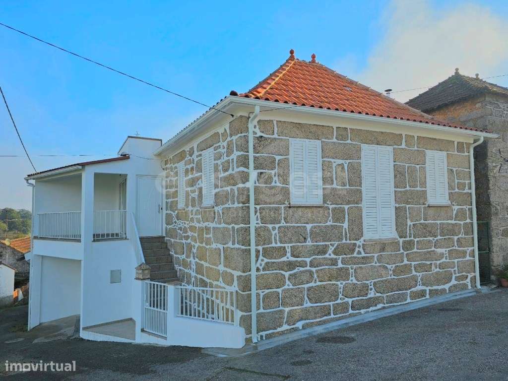 Fantástica Moradia T2 Renovada na Aldeia de Póvoa de Mosqueiros - Grande imagem: 1/40