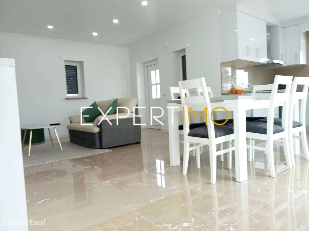 Moradia T2 São Bento, Porto de Mós, Leiria com design moderno-5