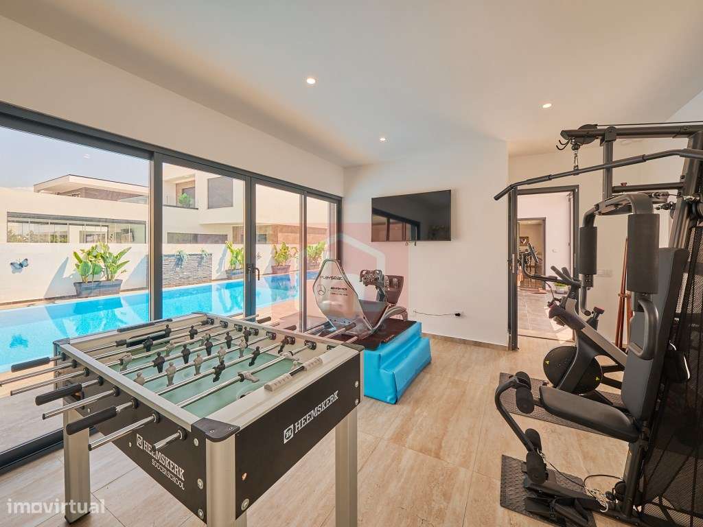 Moradia T5 de Luxo com Piscina Infinita Aquecida e Jacuzzi em Corte...-26