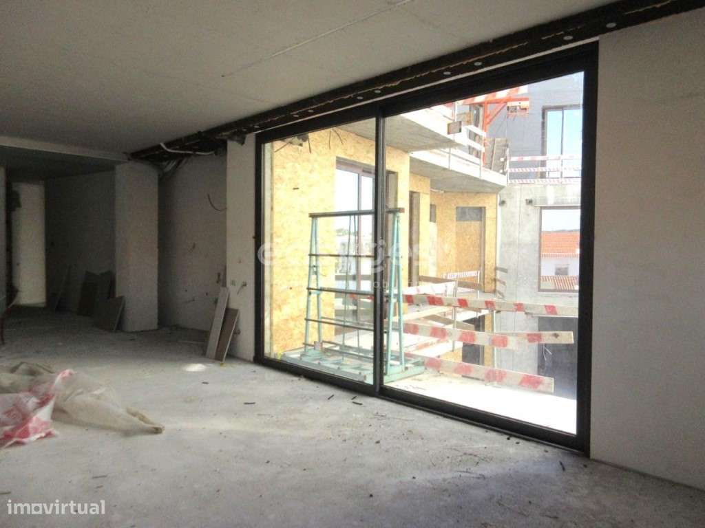 Fantástico Apartamento T2 de Luxo no centro da Vila - Lourinhã - Grande imagem: 4/14