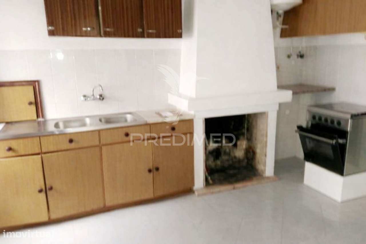 Moradia com 4 quartos - Centro de Alcains - Castelo Branco - Grande imagem: 4/13