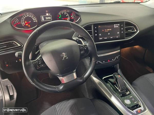 Peugeot 308 1.2 PureTech Allure EAT6 - 4