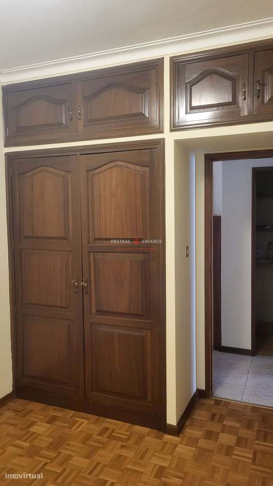 T2+1 Luminoso com Garagem Ampla em Ramalde – Zona em Valorização-10