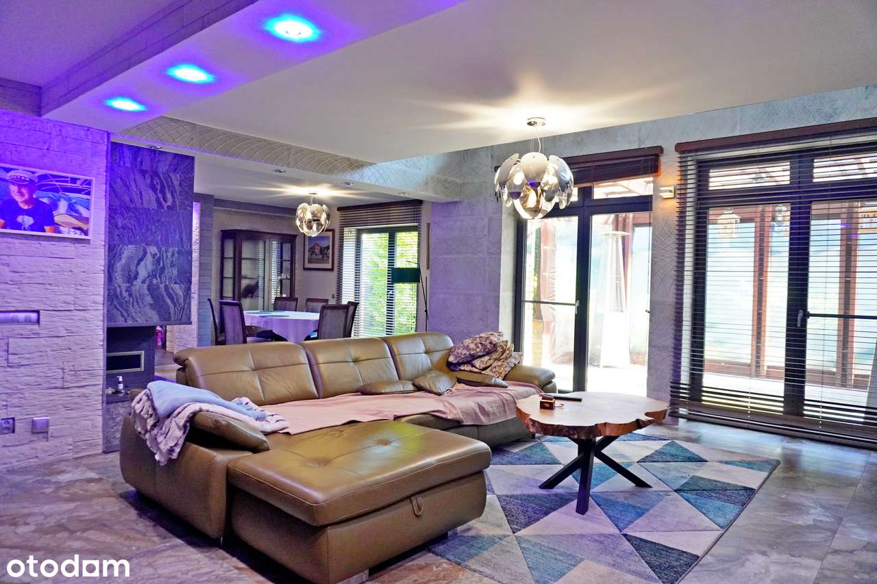 Luksusowy dom na prestiżowym osiedlu pod Łodzią (kilka kilometrów)-8