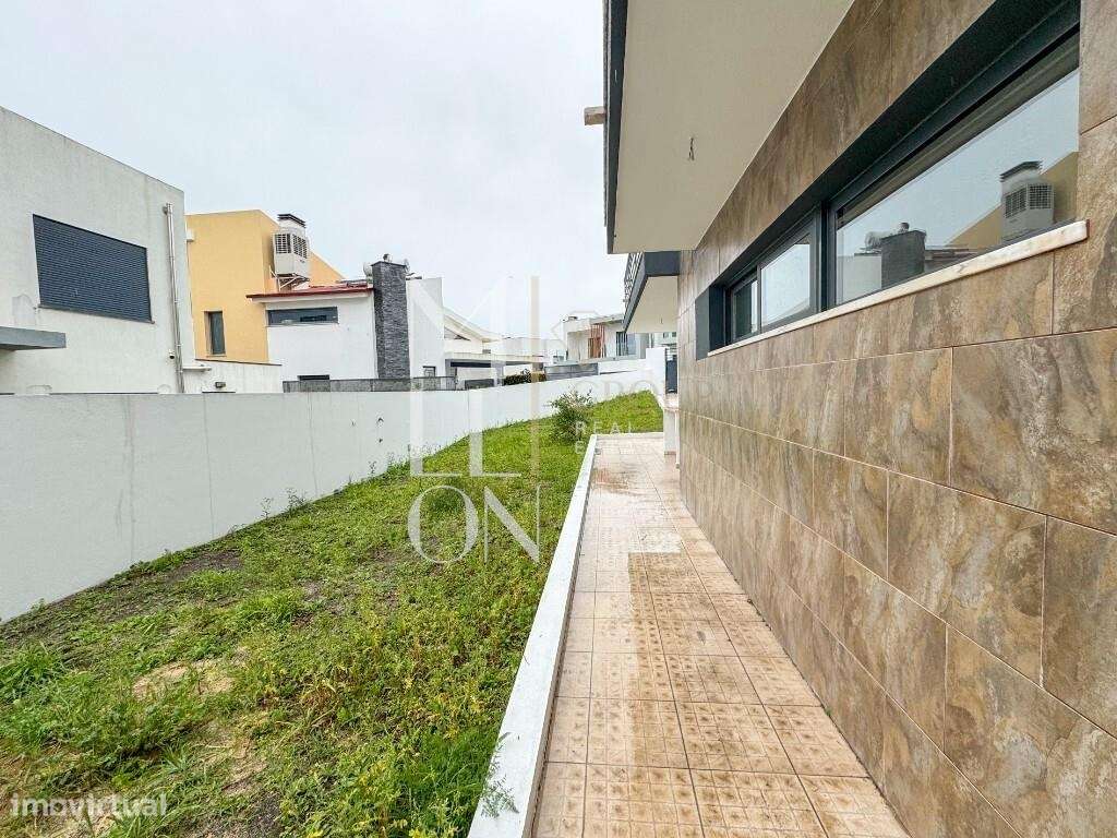 MORADIA T5 RENOVADA | GARAGEM 100 m2 | PRONTA A HABITAR – FEIJÓ-22
