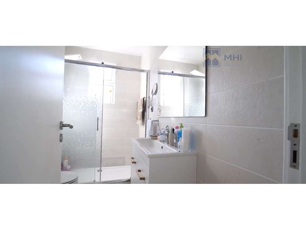 Propriedade com duas casas T2 na Madalena com piscina e a 700 m da ...-34