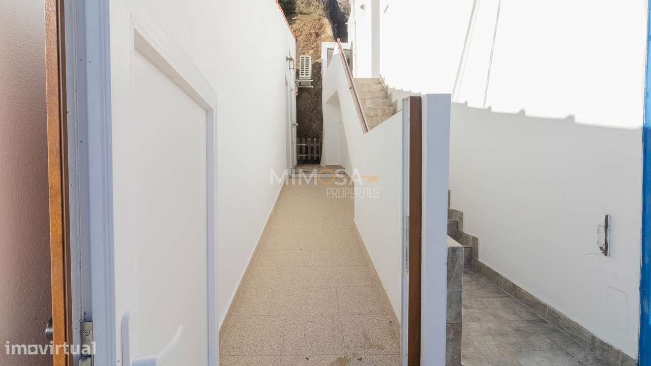 Moradia T2 integralmente remodelada em 2025 no centro de Aljezur - Grande imagem: 2/16