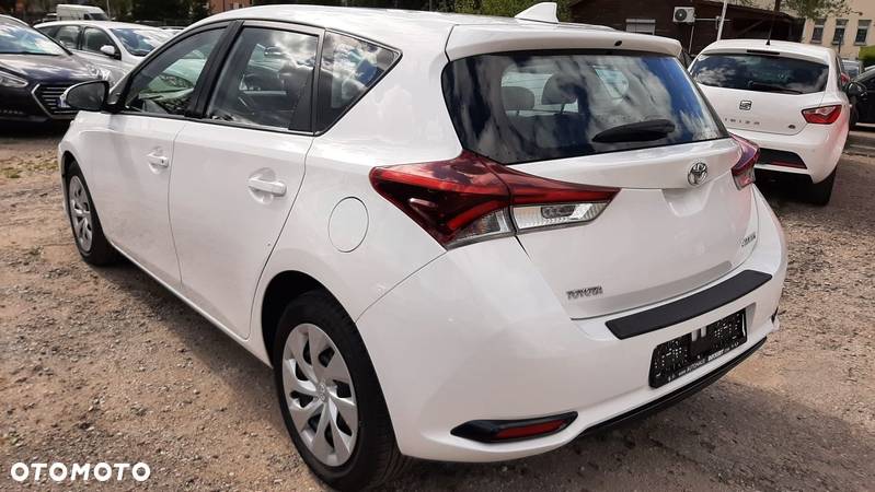 Toyota Auris 1.33 Dual-VVT-i - 4