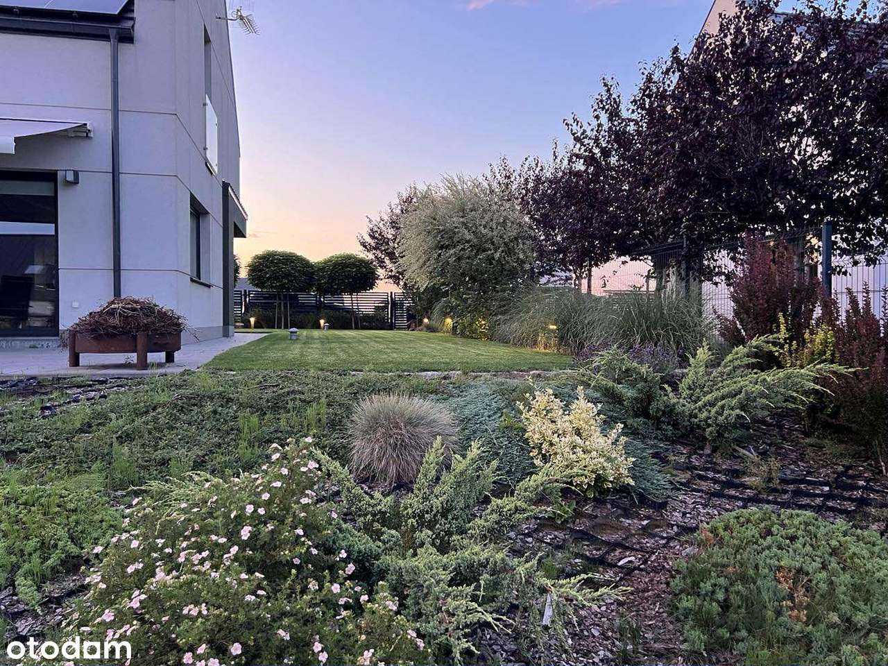 Ekonomiczny dom bliźniak,4 pokoje, Ogród, Garaż, Panele fotowoltaiczne-13