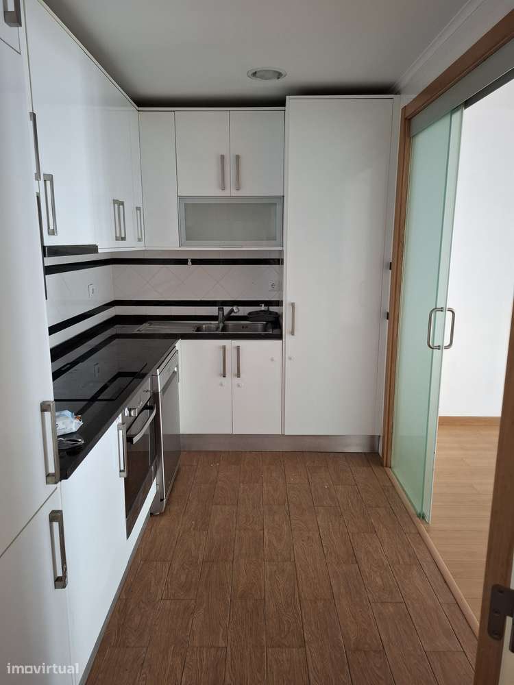 Apartamento T3 com ar condicionado e elevador - Grande imagem: 4/14