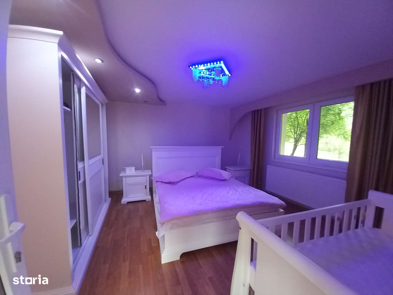 In zona centrala a localitatii Băița, doua case intr-o curte!! - Imagine principală: 4/18