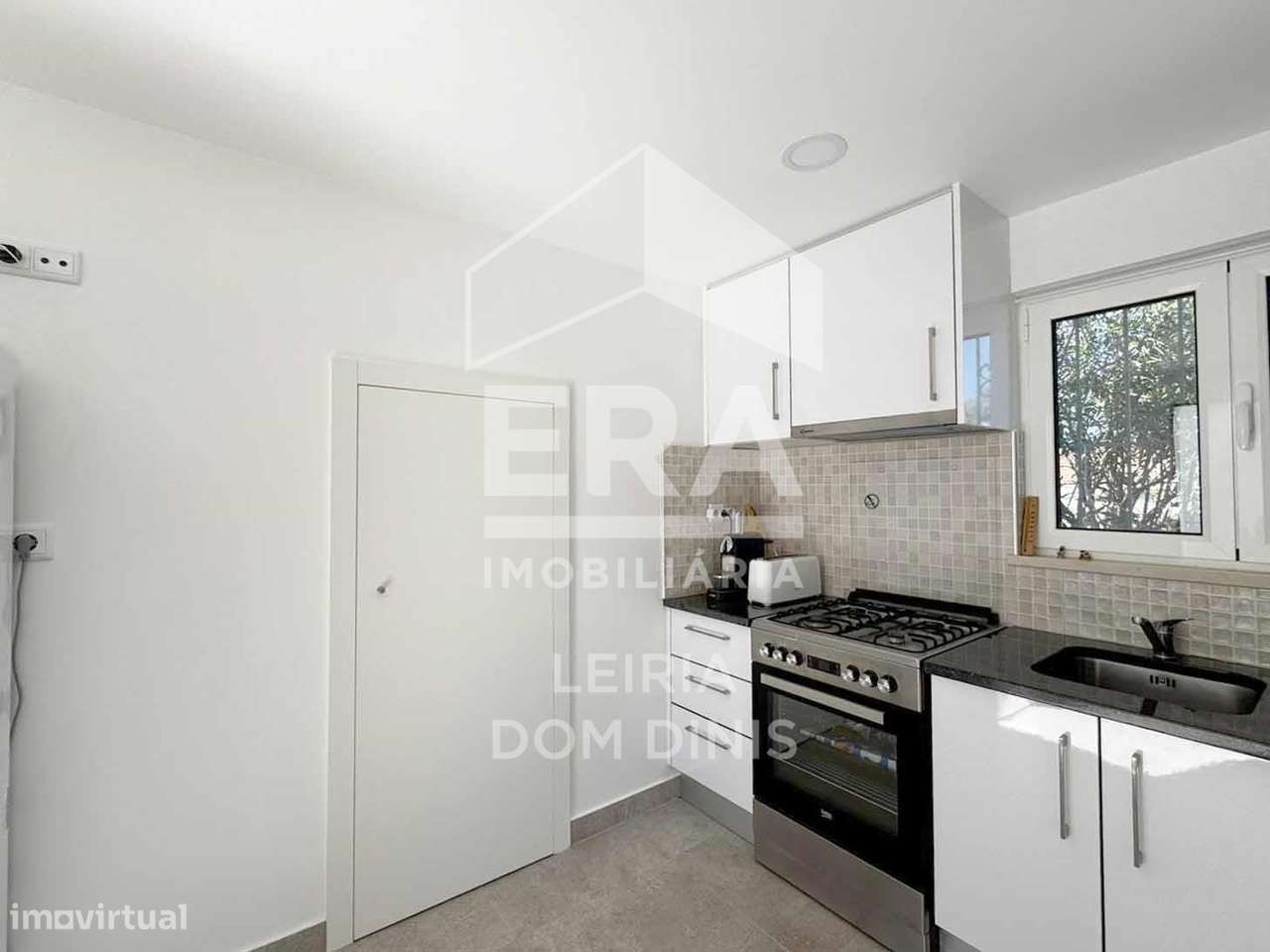 Moradia T3 inserida num terreno com 869m2 - Grande imagem: 3/18