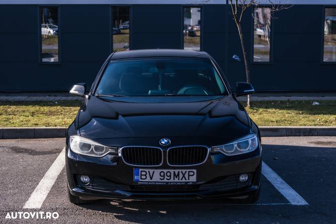 BMW Seria 3 320d Sport Line - 1