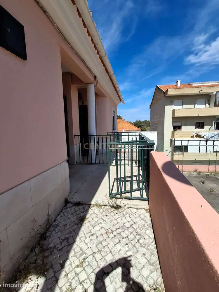 Encantadora Moradia T0  em condomínio fechado em Loures - Grande imagem: 4/17