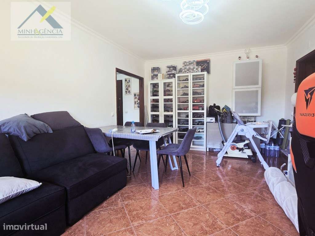 Apartamento T2 com Arrecadação no Vale do Cobro em Setúbal-5