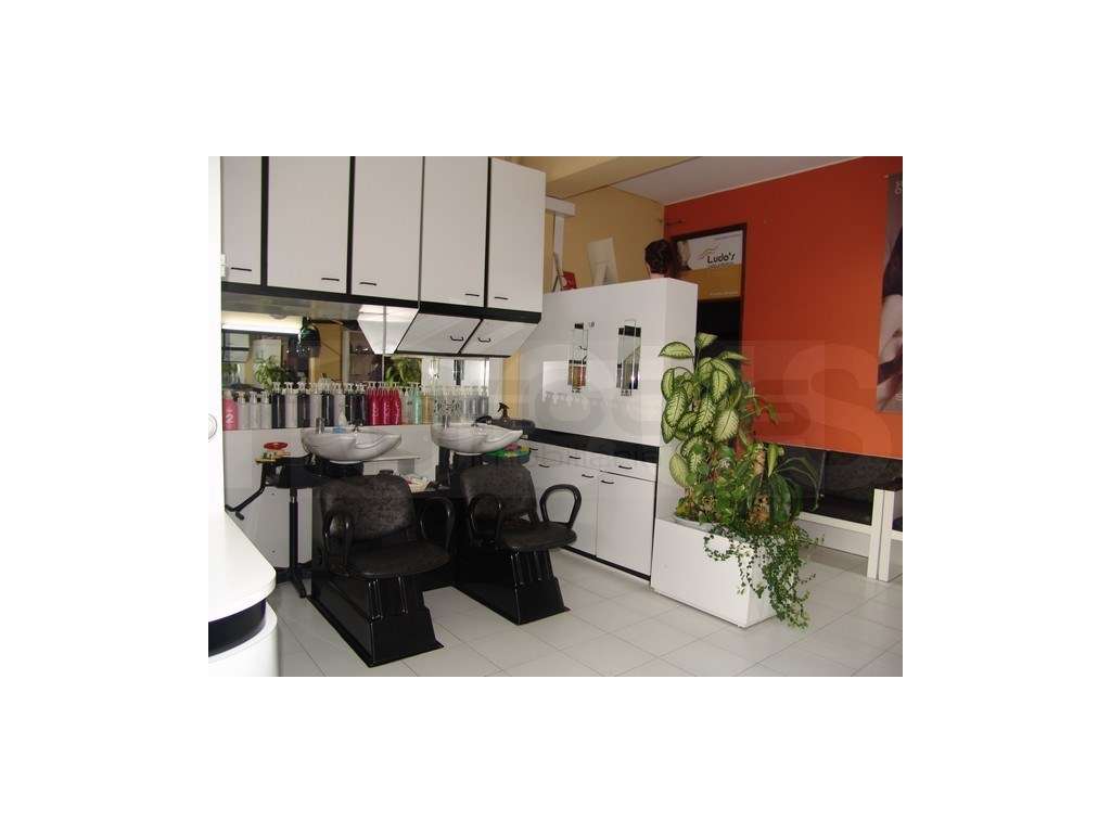 Cabeleireiro / Estética para trespasse Esgueira - Grande imagem: 3/5