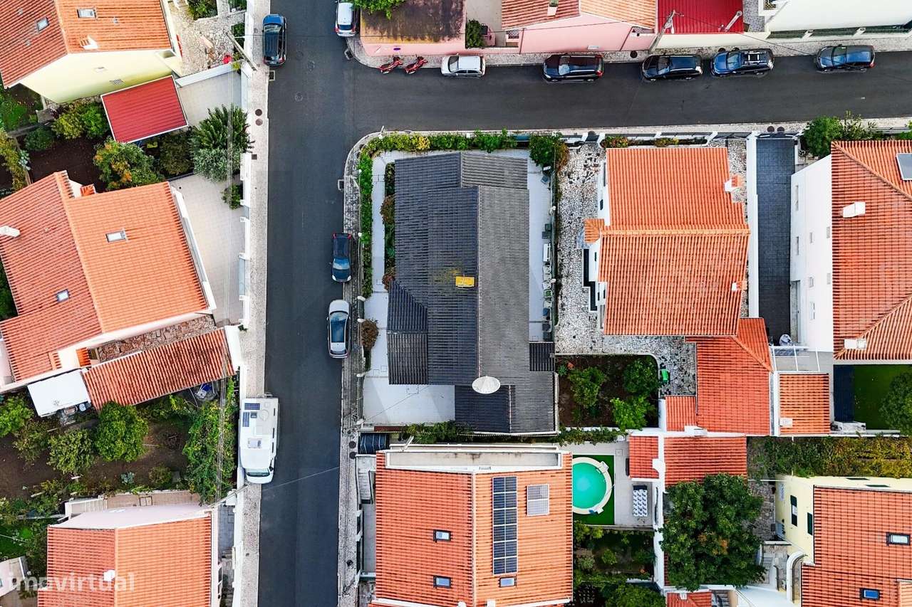 Oportunidade Única! Moradia às Portas de Lisboa com Espaço e Potencial - Grande imagem: 5/60