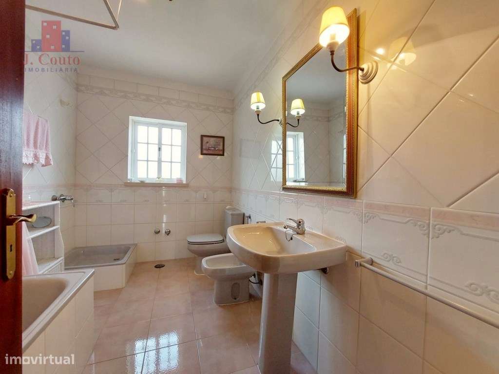 Quintinha com 14.000m2 de terreno com mina de água e árvores de fruto.-23