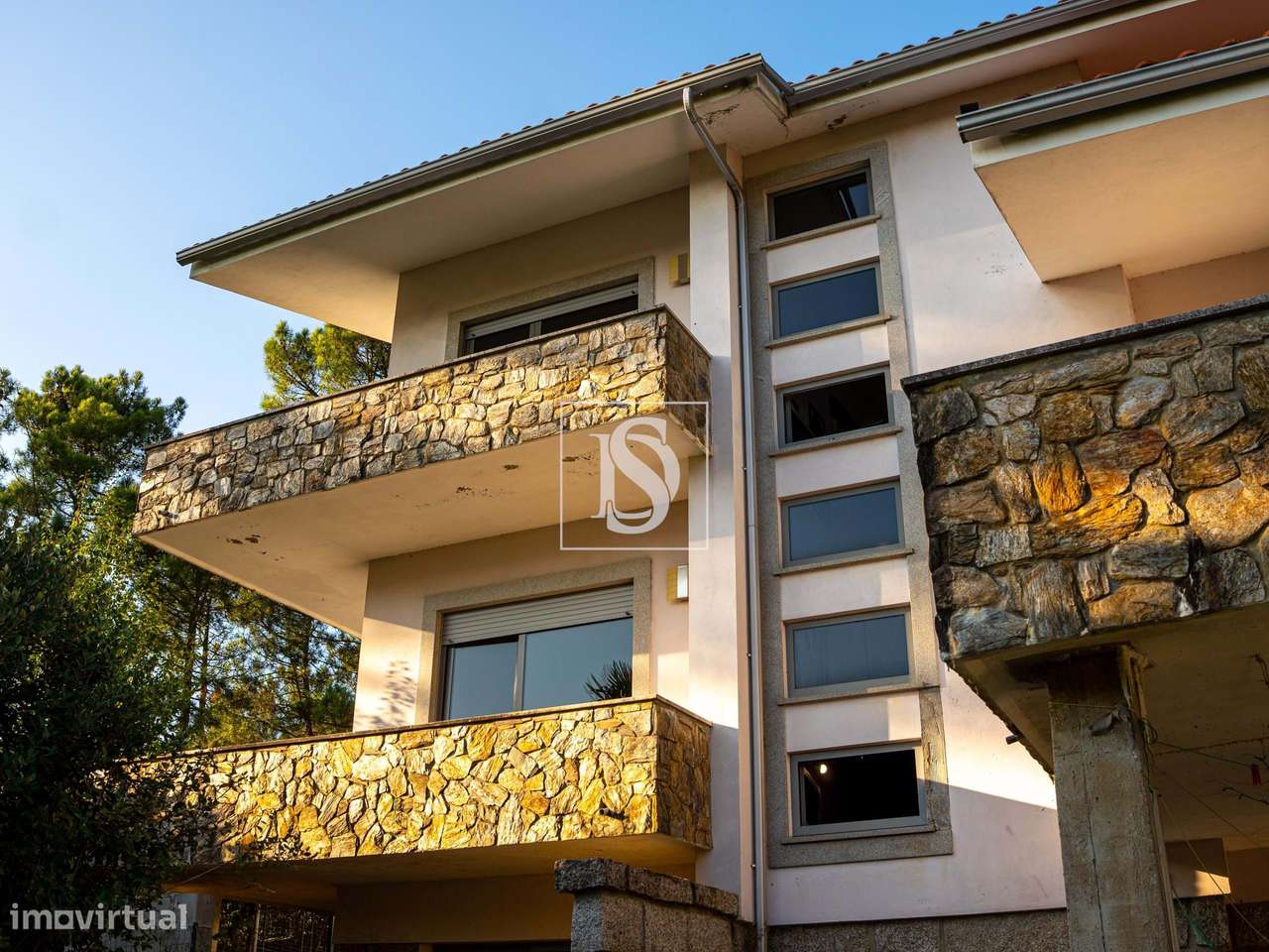 Moradia Isolada T5 em Monção-6