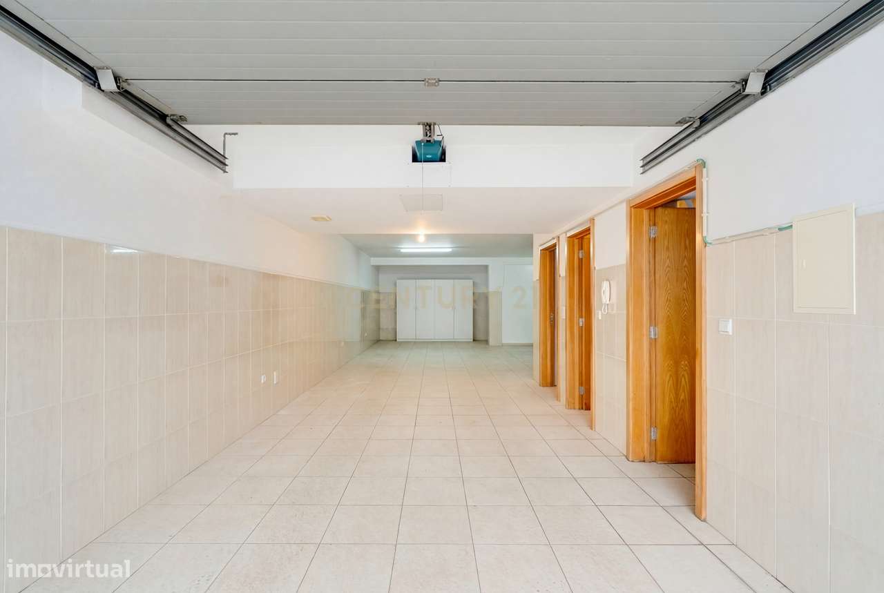 Moradia T3+1 em banda a 5 min do Centro da Cidade de Espinho-26