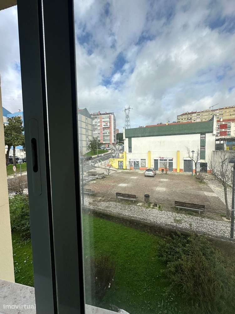Apartamento T3 no centro de Odivelas-14