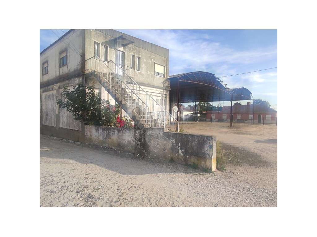 Armazém em Pegões - Lote de 2800m2 - Grande imagem: 2/21