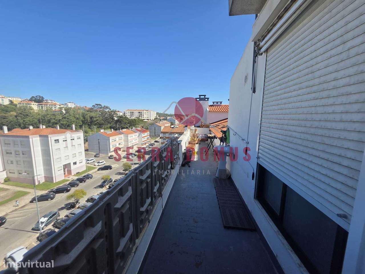 Apartamento T2 + 2 com terraço 53 m² localizado em Rio de Mouro-5