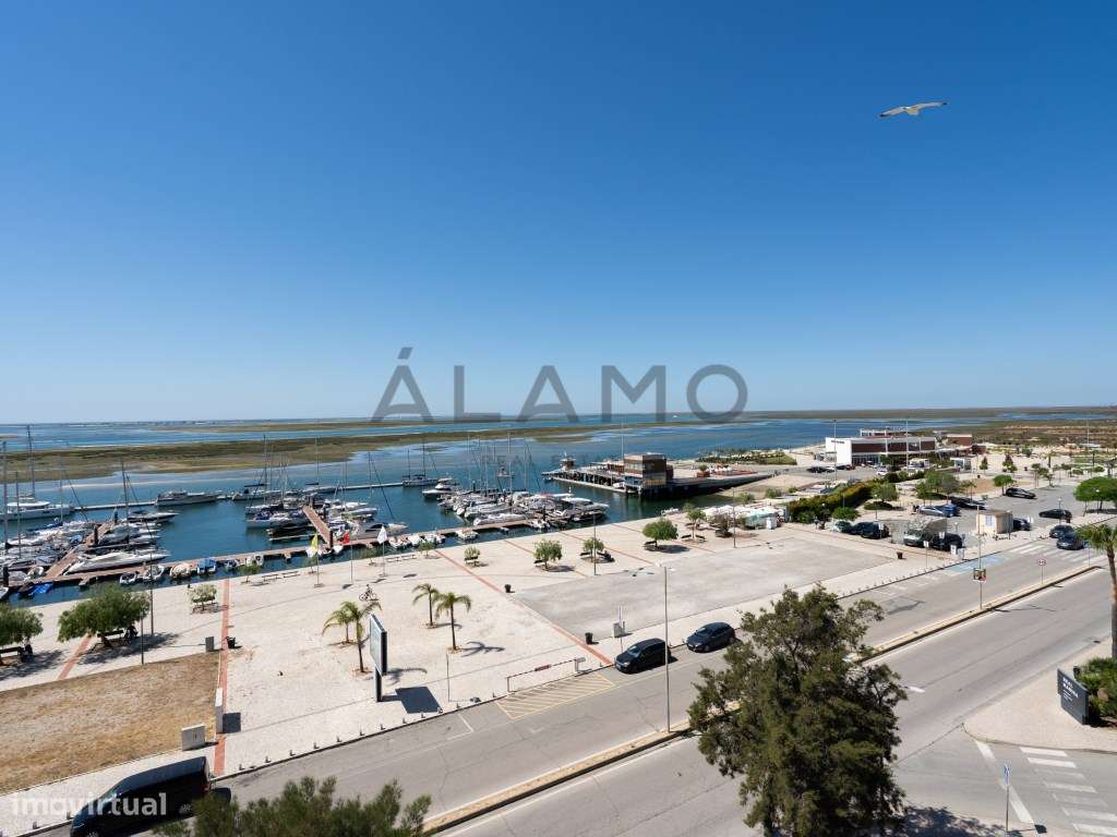 Apartamento T1 em empreendimento de luxo na Marina de Olhão-23