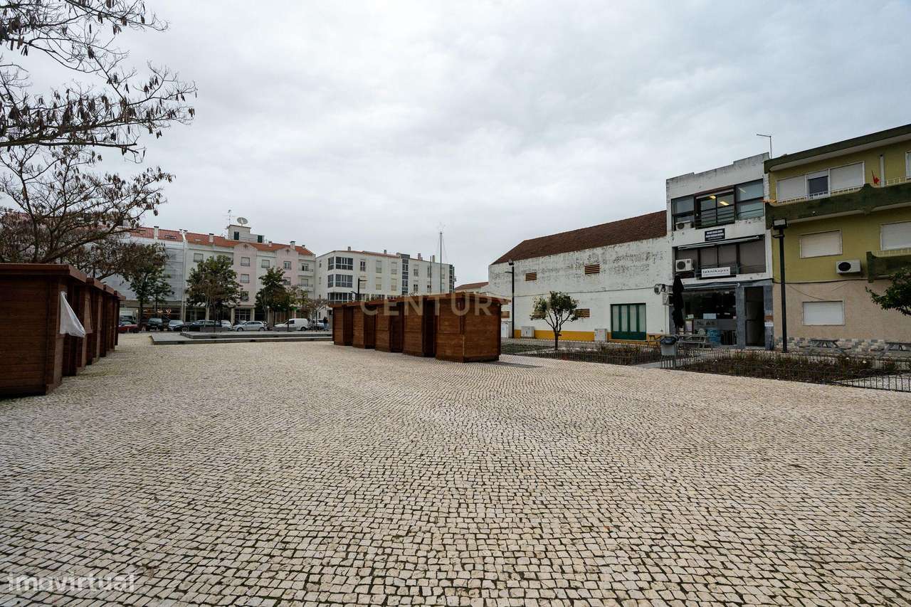 Apartamento T3 com áreas generosas-42
