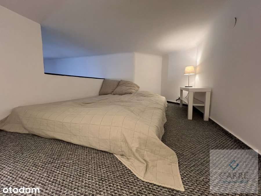 Klimatyczna kawalerka z antresolą.-7