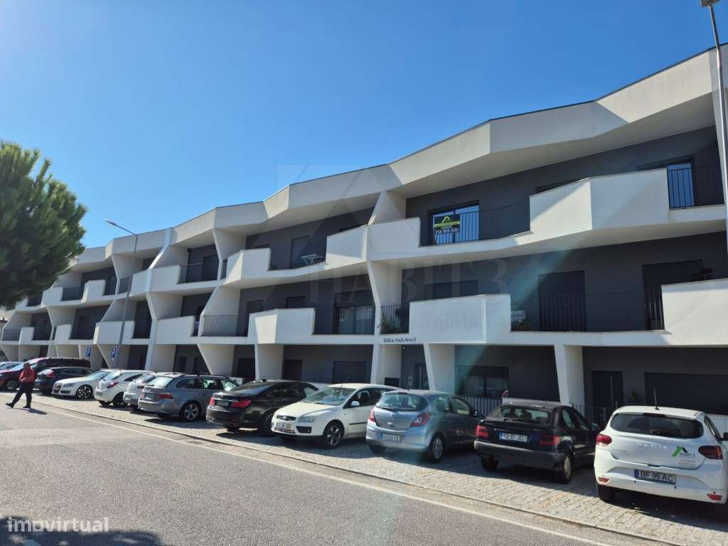 Apartamento T2 com Elevador-1