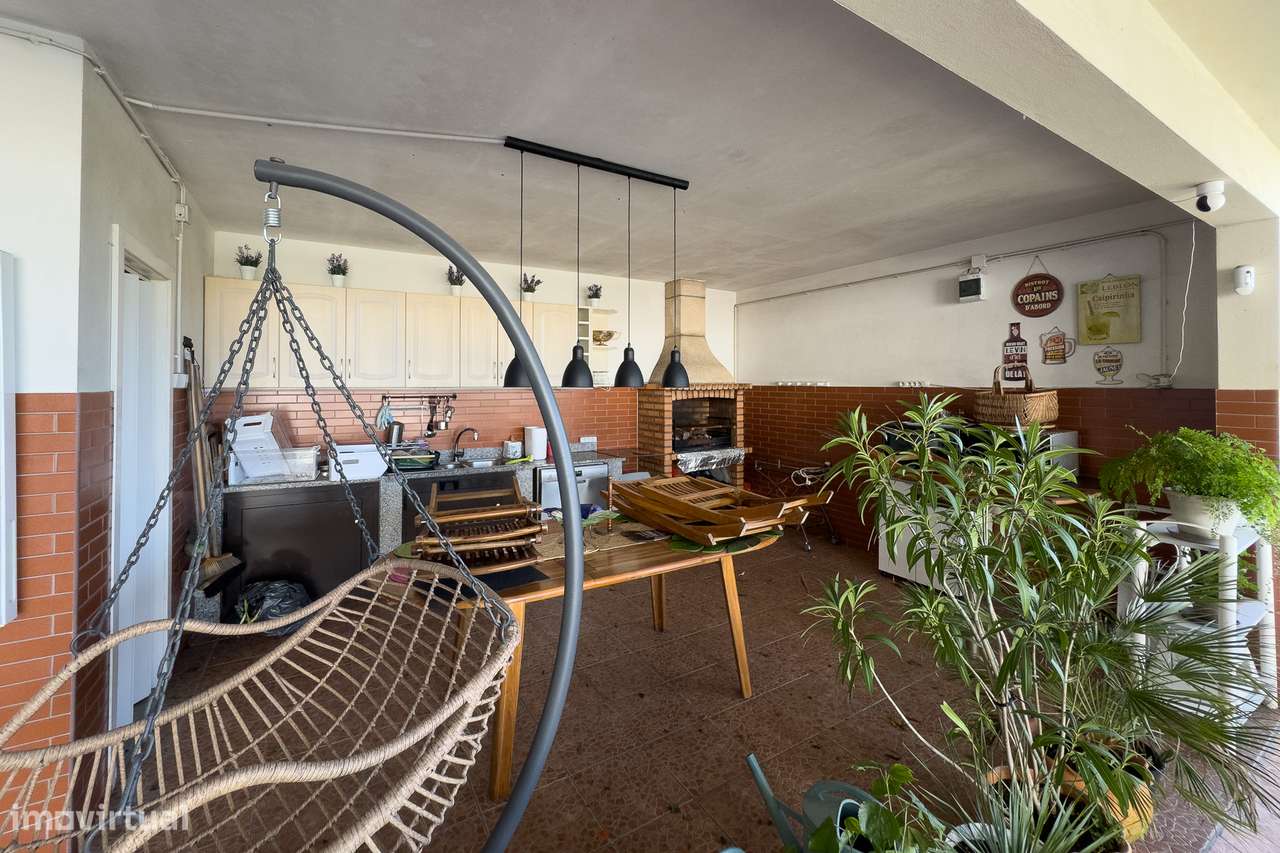 Moradia de Luxo T4 | Piscina Aquecida | Exclusividade Total em Amares-36