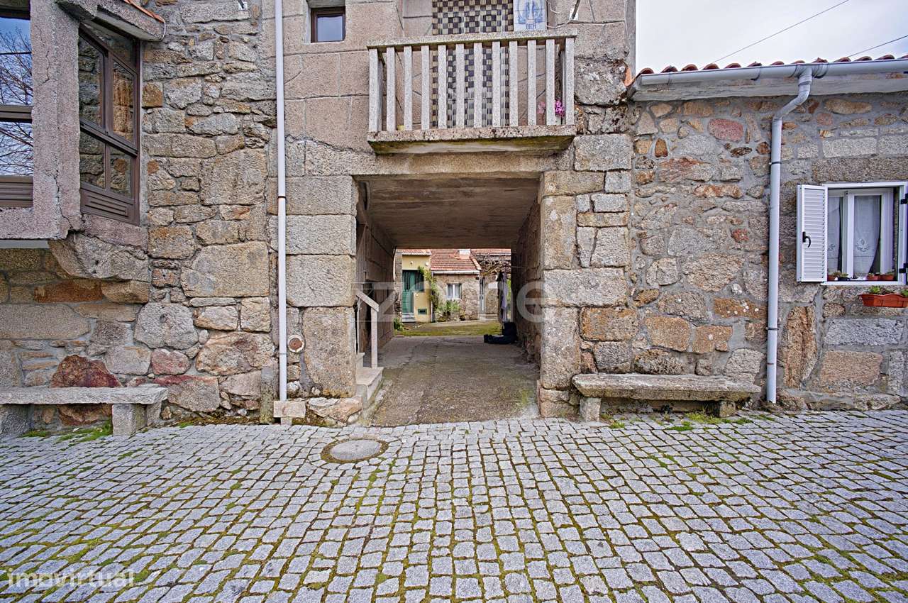 Moradia T2 com 2 pisos em Tourém, Montalegre - Grande imagem: 3/29