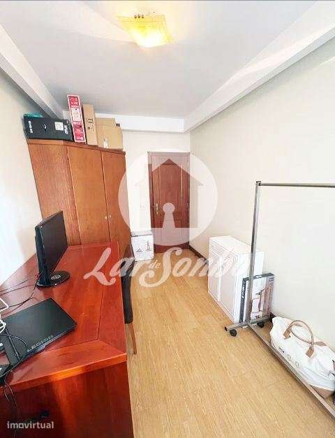 Apartamento T3, situado em Ermesinde  Junto ao Centro de Saúde-17