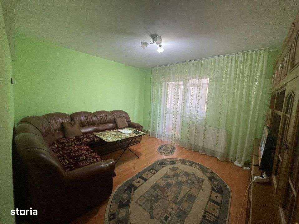 Apartament 3 camere, etaj 3, situat in Targu Jiu, str. Slt. Ion Fota - Imagine principală: 2/8