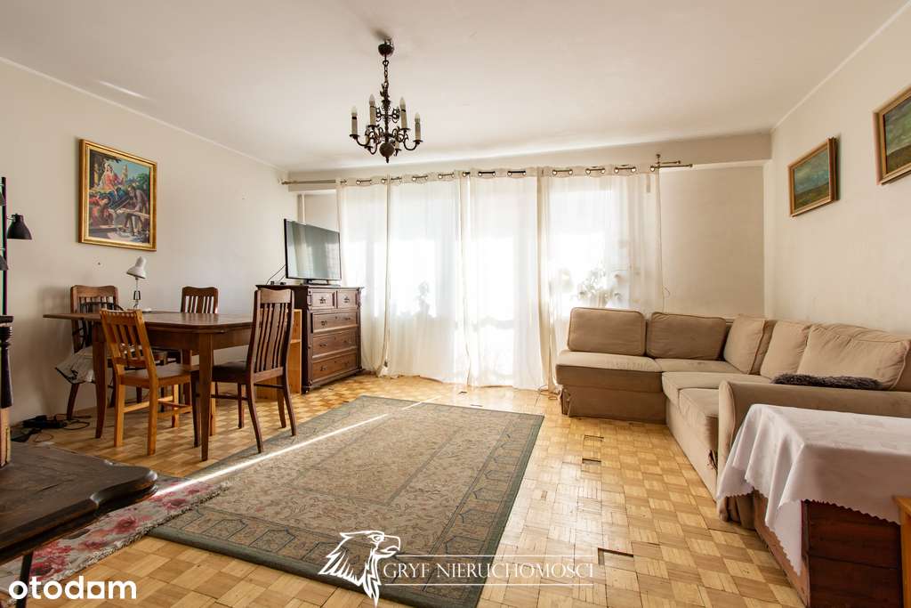 Przestronne 4 pokojowe mieszkanie blisko centrum - Pełny obrazek: 1/8