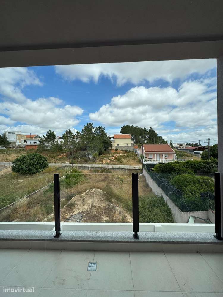 Moradia T3 Moderna em Fernão Ferro-14