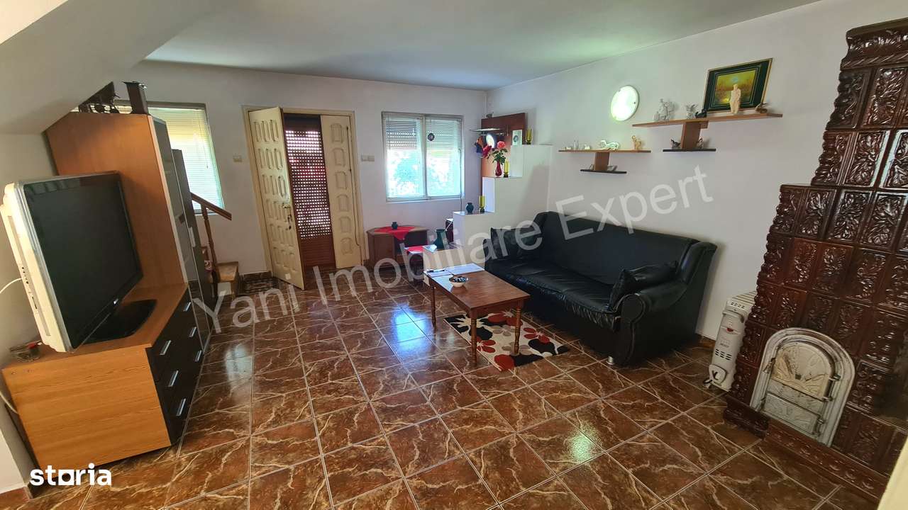 Casă de vânzare în comuna Albeștii de Argeș, județ Argeș. - Imagine principală: 4/20