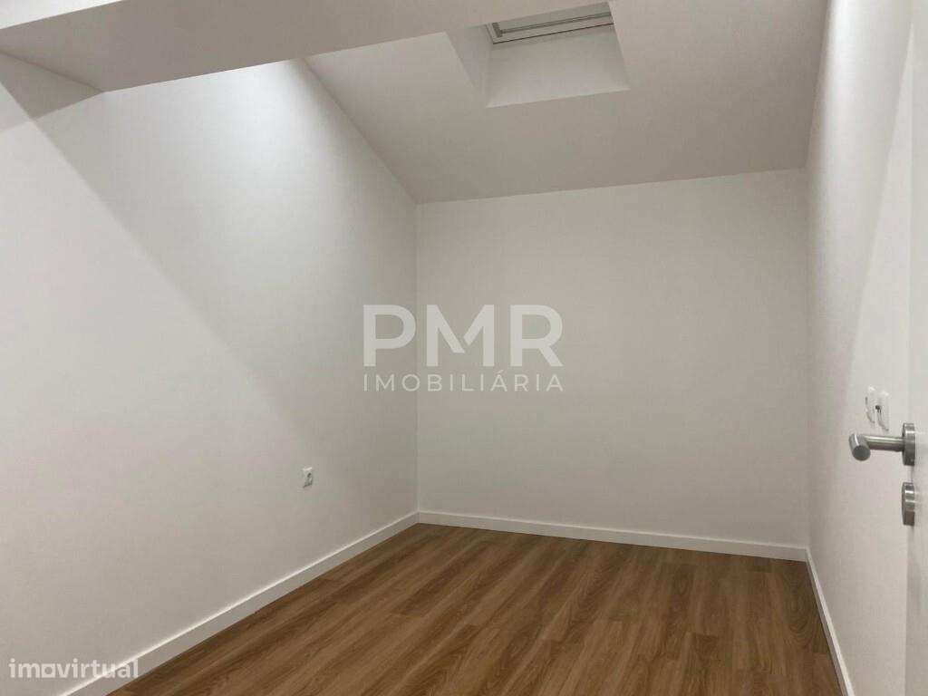 Moradia T2 no Centro de Benavente com Logradouro, totalmente remodelad-5