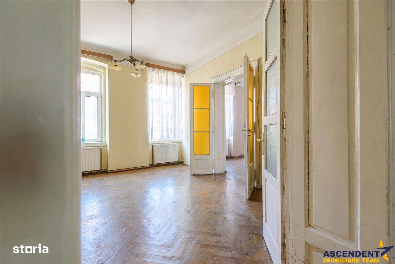 Nivel in vila, curte deosebita, priveliste, Central, Brasov - Imagine principală: 5/20